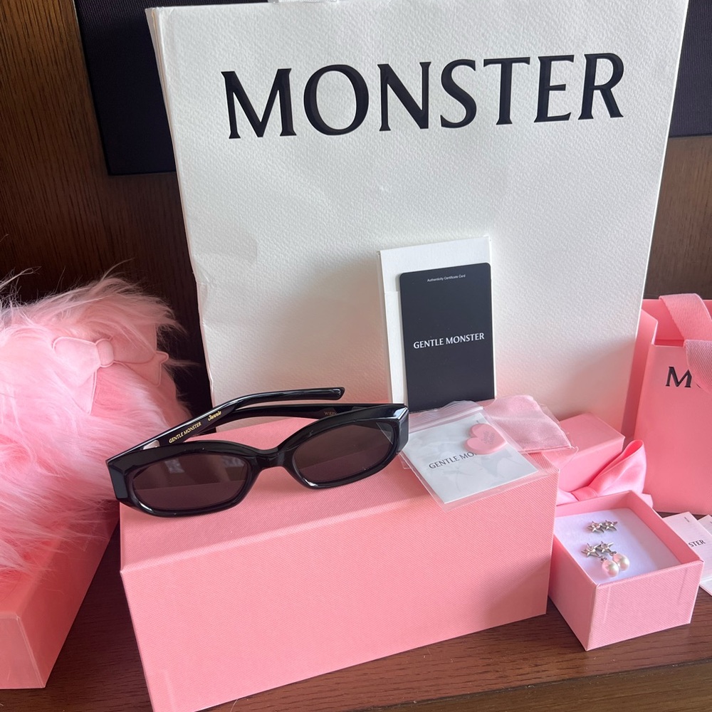 Gentle Monster Jennie Sunglasses Wispy 01 w/ charms! ✨